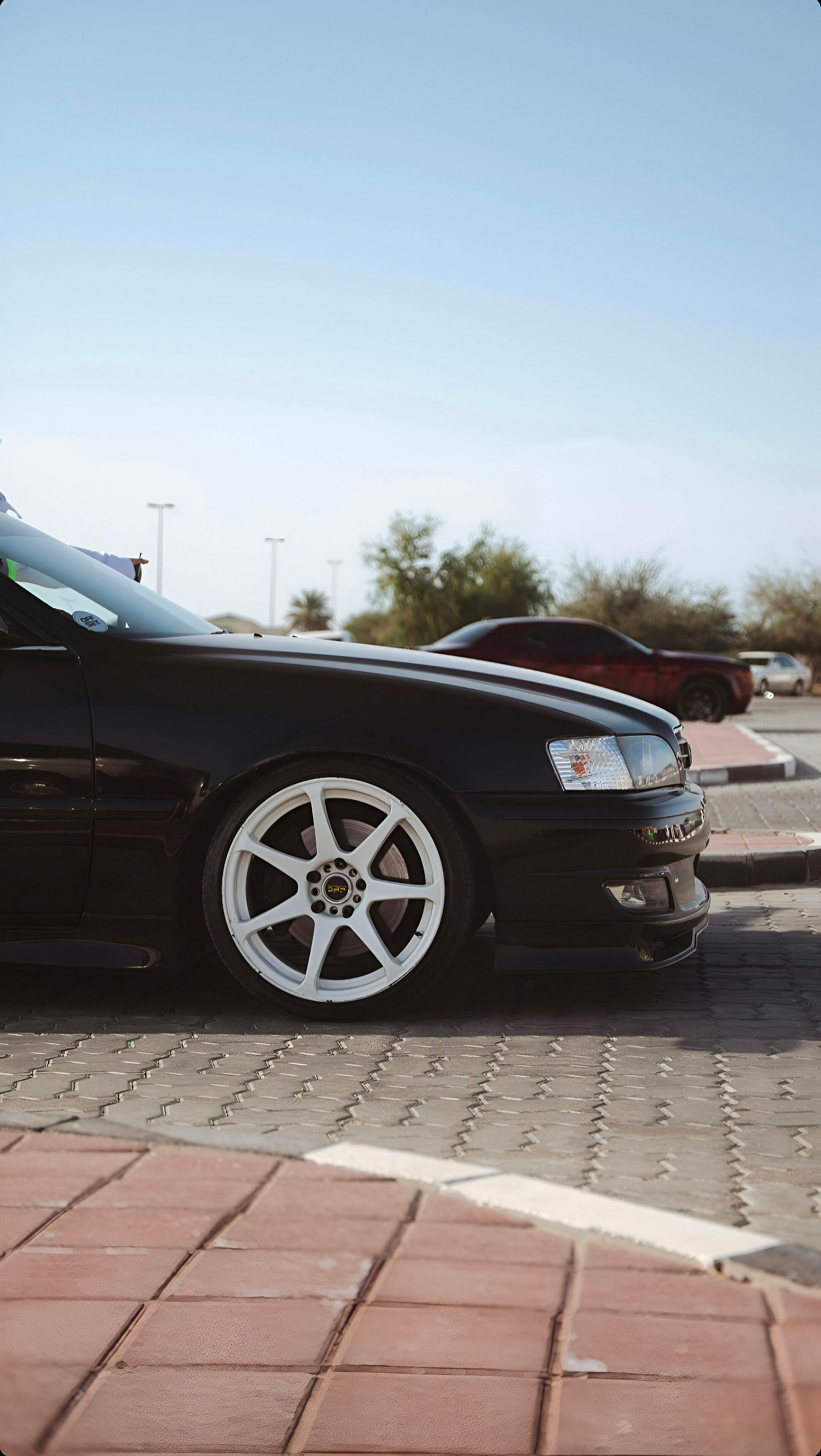 Youngtimer in staand beeld passend bij zelf sleutelen, upgrades en onderhoudsdocumentatie