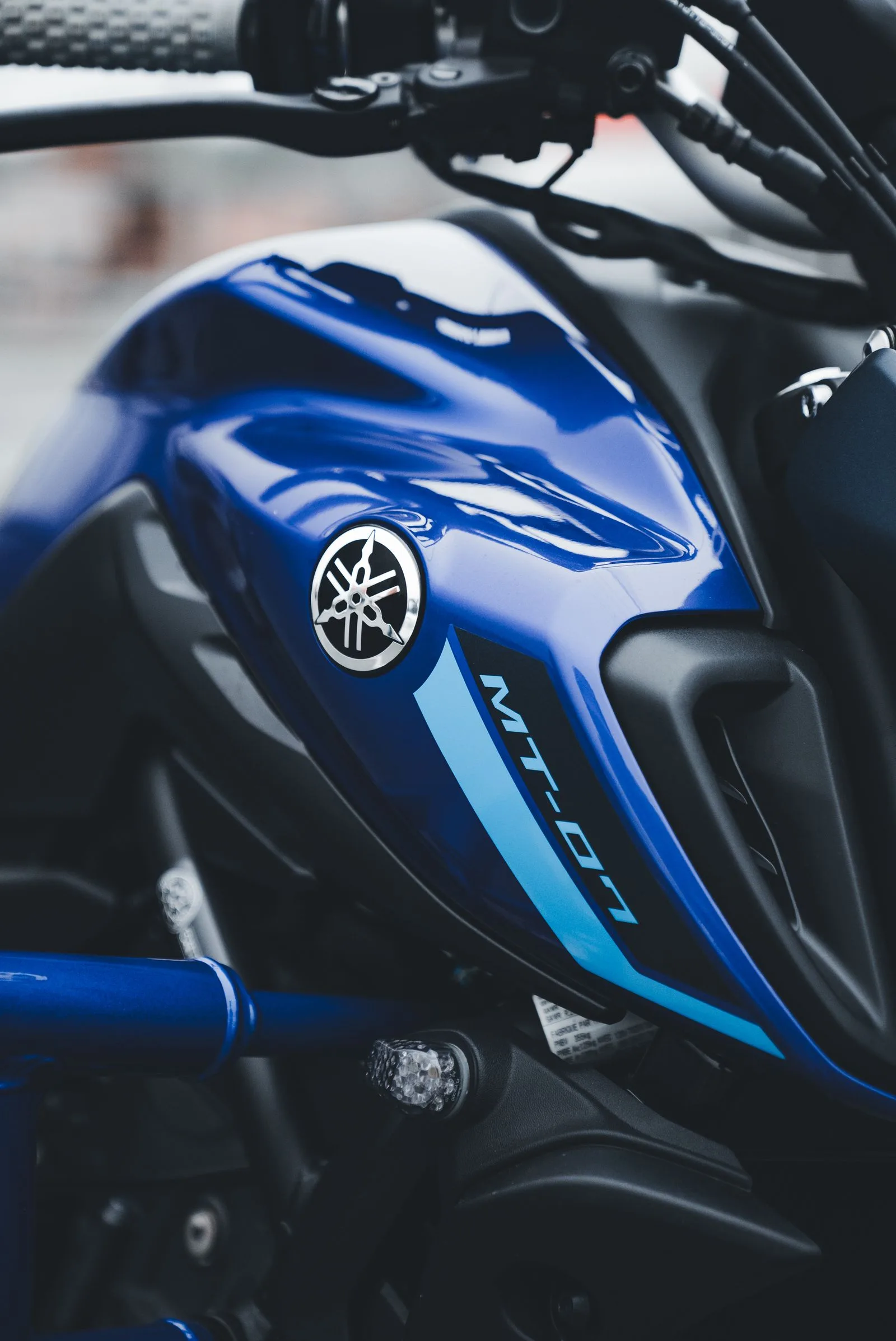 Yamaha MT-07 close-up in blauw